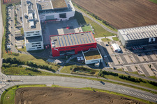 Vue aérienne de Bâtiment administratif et complexe de bureaux d'Adidas à le quartier Haundorf in Herzogenaurach dans le département Bavière, Allemagne