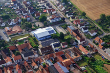 Vue aérienne de Gymnase de TV Steinweiler et école maternelle protestante à Jahnstr à Steinweiler dans le département Rhénanie-Palatinat, Allemagne