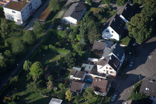 Nouveau chemin à le quartier Hohenwettersbach in Karlsruhe dans le département Bade-Wurtemberg, Allemagne d'en haut