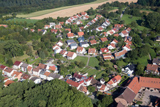 Quartier Hohenwettersbach in Karlsruhe dans le département Bade-Wurtemberg, Allemagne du point de vue du drone