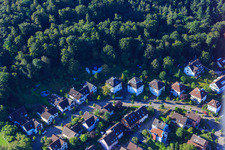 Vue aérienne de Rue Max-von-Laue à le quartier Wolfartsweier in Karlsruhe dans le département Bade-Wurtemberg, Allemagne