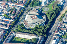 Vue aérienne de Théâtre à le quartier Südstadt in Karlsruhe dans le département Bade-Wurtemberg, Allemagne