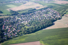 Vue aérienne de Kientzville à Scherwiller dans le département Bas Rhin, France