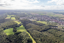 Vue aérienne de Zone forestière de Bienwald, avec clairières dans l'Otterbachtal à Kandel dans le département Rhénanie-Palatinat, Allemagne