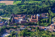 Monastère Maulbronn Patrimoine mondial de l'UNESCO à Maulbronn dans le département Bade-Wurtemberg, Allemagne d'en haut