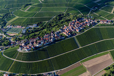 Village viticole sur vignoble à Hohenhaslach à le quartier Hohenhaslach in Sachsenheim dans le département Bade-Wurtemberg, Allemagne d'en haut