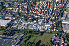 Vue aérienne de Place de parking pour caravanes chez PREMIO Caravan and Car Repair Steinheim à le quartier Steinheim am der Murr in Steinheim an der Murr dans le département Bade-Wurtemberg, Allemagne