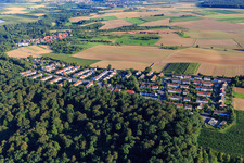 Vue aérienne de À Birkhau à le quartier Wolfsölden in Affalterbach dans le département Bade-Wurtemberg, Allemagne