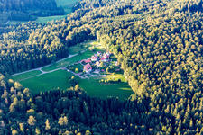 Vue aérienne de Rotenmad à le quartier Ebni in Kaisersbach dans le département Bade-Wurtemberg, Allemagne