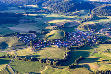 Vue aérienne de Quartier Mittelrot in Fichtenberg dans le département Bade-Wurtemberg, Allemagne