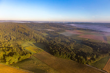 Vue aérienne de Parc éolien de Kohlenstr à le quartier Rappoltshofen in Obersontheim dans le département Bade-Wurtemberg, Allemagne