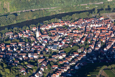 Vue aérienne de Les rives du Neckar à Gemmrigheim dans le département Bade-Wurtemberg, Allemagne