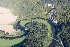 Vue aérienne de Boucle courbe des rives du Danube à le quartier Gutenstein in Sigmaringen dans le département Bade-Wurtemberg, Allemagne