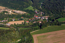Vue aérienne de Carrière Beuron-Thiergarten de l'autre côté du Danube à le quartier Neidingen in Beuron dans le département Bade-Wurtemberg, Allemagne