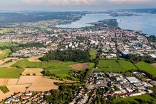 Vue aérienne de Zone riveraine du lac de Constance à Radolfzell am Bodensee dans le département Bade-Wurtemberg, Allemagne