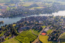 Vue aérienne de Pont sur le Rhin à Stein am Rhein dans le département Schaffhouse, Suisse