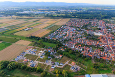 Vue aérienne de Nouvelle zone de développement Am Sonderbach à le quartier Offenbach in Offenbach an der Queich dans le département Rhénanie-Palatinat, Allemagne