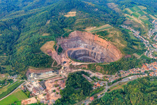 Vue aérienne de Carrière Albersweiler de la Basalt-Actien-Gesellschaft à Albersweiler dans le département Rhénanie-Palatinat, Allemagne