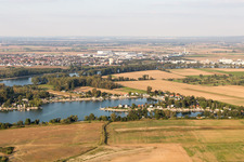 Vue aérienne de Zone de maisons de week-end Eicher See à Hamm Am Rhein à Eich dans le département Rhénanie-Palatinat, Allemagne