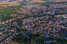 Vue aérienne de Nieder-Olm dans le département Rhénanie-Palatinat, Allemagne