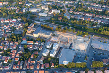 Vue aérienne de Agrandissement - nouvelle construction - chantier de construction des bâtiments et des halls de production de l'usine Eckes-Granini Deutschland GmbH à Nieder-Olm dans le département Rhénanie-Palatinat, Allemagne