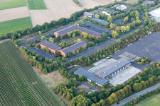 Vue aérienne de Zones de transformation du Rhein-Selz-Park sur le site de l'ancienne caserne et du domaine militaire à l'extérieur de la caserne américaine à Dexheim à le quartier Schwabsburg in Nierstein dans le département Rhénanie-Palatinat, Allemagne