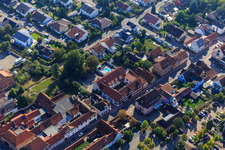 Vue aérienne de Hôtel zum Rössel à Kandel dans le département Rhénanie-Palatinat, Allemagne
