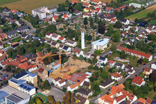Vue aérienne de Chantier de construction de bâtiments résidentiels et commerciaux après démolition entre Marktstraße et Goethestr à Kandel dans le département Rhénanie-Palatinat, Allemagne