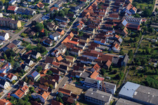 Vue aérienne de Rheinstraße et Juststr - depuis le sud-ouest à Kandel dans le département Rhénanie-Palatinat, Allemagne