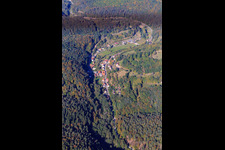 Vue aérienne de Hirschthal dans le département Rhénanie-Palatinat, Allemagne