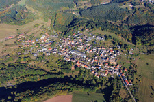 Vue aérienne de Champs agricoles et surfaces utilisables à Schweix dans le département Rhénanie-Palatinat, Allemagne