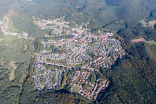 Vue aérienne de Vue sur le village à Lemberg dans le département Rhénanie-Palatinat, Allemagne