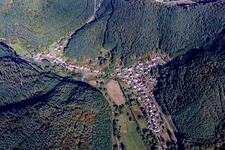 Vue aérienne de Vue sur le village à le quartier Salzwoog in Lemberg dans le département Rhénanie-Palatinat, Allemagne