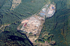 Vue aérienne de Zone commerciale et implantation d'entreprise avec Deufol Industrie-Service GmbH dans le quartier Industriestrasse à Hinterweidenthal dans le département Rhénanie-Palatinat, Allemagne
