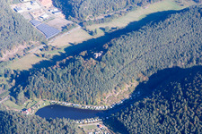 Vue aérienne de Camping Moosbachtal à Dahn dans le département Rhénanie-Palatinat, Allemagne