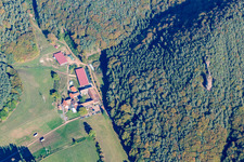 Vue aérienne de Bio-Gasthof Bärenbrunnerhof à Busenberg dans le département Rhénanie-Palatinat, Allemagne