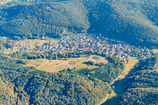 Vue aérienne de Du nord-ouest à Vorderweidenthal dans le département Rhénanie-Palatinat, Allemagne