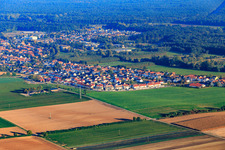 Sur la haute piste à Kandel dans le département Rhénanie-Palatinat, Allemagne d'en haut