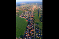 Photographie aérienne de La Saarstrasse le soir depuis l'ouest à Kandel dans le département Rhénanie-Palatinat, Allemagne