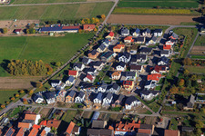 Vue aérienne de Nouvelle zone de développement Pfarrer-Anselmann-Straße et Im Tabakfeld depuis le sud-ouest à Hatzenbühl dans le département Rhénanie-Palatinat, Allemagne