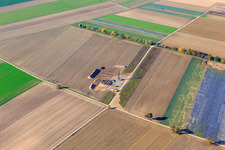 Fondation d'éolienne sur un chantier de construction à Hatzenbühl dans le département Rhénanie-Palatinat, Allemagne vue d'en haut