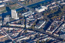 Vue aérienne de Théâtre national à le quartier Oststadt in Mannheim dans le département Bade-Wurtemberg, Allemagne