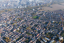 Quartier Oppau in Ludwigshafen am Rhein dans le département Rhénanie-Palatinat, Allemagne d'un drone