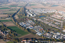 Quartier Oggersheim in Ludwigshafen am Rhein dans le département Rhénanie-Palatinat, Allemagne d'un drone