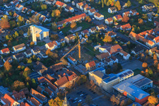 Vue aérienne de Chantier de construction de bâtiments résidentiels et commerciaux après démolition entre Marktstraße et Goethestr à Kandel dans le département Rhénanie-Palatinat, Allemagne