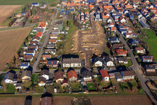 Vue aérienne de Nouvelle zone de développement dans la Ringstraße en cours de développement à le quartier Hayna in Herxheim bei Landau dans le département Rhénanie-Palatinat, Allemagne
