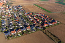 Vue aérienne de Nouvelle zone de développement Im Bannholz à le quartier Hayna in Herxheim bei Landau dans le département Rhénanie-Palatinat, Allemagne