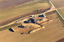 Enregistrement par drone de Fondation d'éolienne sur un chantier de construction à Hatzenbühl dans le département Rhénanie-Palatinat, Allemagne