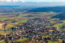 Vue aérienne de De l'ouest à le quartier Anzenkirchen in Triftern dans le département Bavière, Allemagne