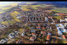 Vue aérienne de Vue d'ensemble de la Thermalbadstraße depuis l'est à Bad Füssing dans le département Bavière, Allemagne